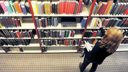 Konservierte Sprache. Die Forscher analysierten Texte in Büchern, Zeitungen und bei Wikipedia.