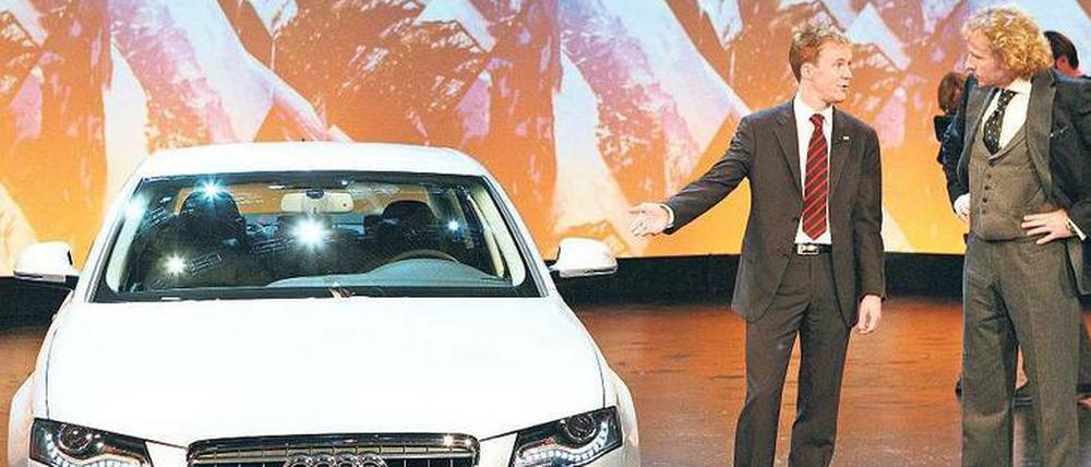 Keine Autos mehr bei „Wetten, dass..?“-Gewinnspielen. Die Kooperation mit der Firma von Christoph Gottschalk, dem Bruder von Thomas Gottschalk (re.), wird beendet. Foto: dpa