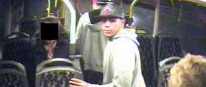 Dieser junge Mann wird von der Polizei als Tatverdächtiger gesucht.