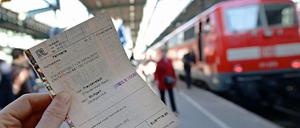 Bundesverkehrsminister Ramsauer hält höhere Ticketpreise bei der Bahn für möglich, sollte sich das Land Baden-Württemberg nicht an den Mehrkosten für Stuttgart 21 beteiligen.