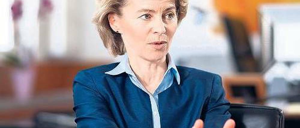 Ursula von der Leyen (54) ist seit 2009 Bundesministerin für Arbeit und Soziales. Die CDU-Politikerin ist die Tochter des ehemaligen Ministerpräsidenten von Niedersachsen, Ernst Albrecht. Sie hat zwei Söhne und fünf Töchter.Foto: Georg Moritz