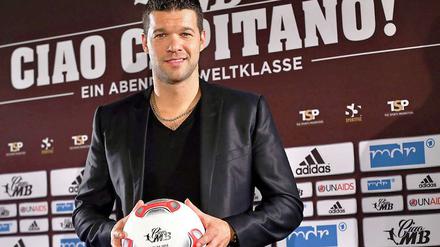 Der Abschied naht. Michael Ballack spielt am 5. Juni noch einmal auf großer Fußballbühne vor.