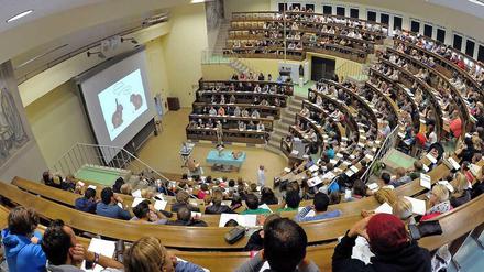 Volle Reihen. Die SPD fordert mehr Geld für die Schaffung zusätzlicher Studienplätze.