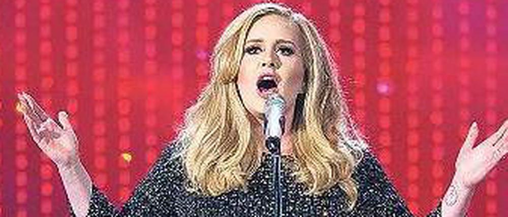 Oscar für Adele. Die britische Sängerin schaffte es mit ihrem Album „21“ im zweiten Jahr in Folge an die Spitze der internationalen Charts. Einen Oscar für den Bond-Titelsong „Skyfall“ bekam sie auch.