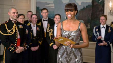 First Lady Michelle Obama vergibt den Oscar 2013 für den besten Film an "Argo".