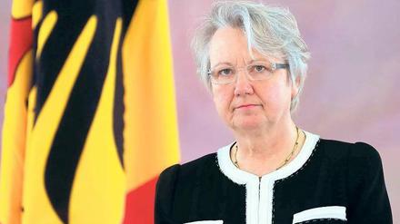 Abschied mit Getöse. Bei Schavans lautstarken Unterstützern vermischen sich „Interessen und Unkenntnis“, sagt Tassilo Schmitt, Professor für Alte Geschichte in Bremen und Vorsitzender des Philosophischen Fakultätentages, dem Zusammenschluss der Philosophischen Fakultäten.