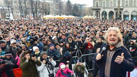 Grillo und ein Platz voller Anhänger - Mitte Februar in Bergamo