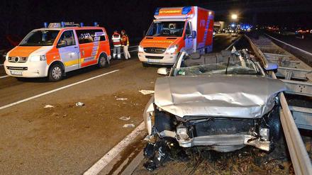 Der Mann war am Freitagabend auf der A 61 südwestlich von Bonn in der falschen Richtung unterwegs - die Fahrt endete mit einem tödlichen Urteil.