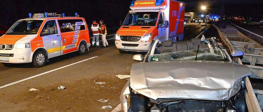 Der Mann war am Freitagabend auf der A 61 südwestlich von Bonn in der falschen Richtung unterwegs - die Fahrt endete mit einem tödlichen Urteil.