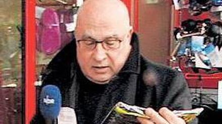 „Die Kik-Story“: Christoph Lütgert bei der Arbeit. Foto: NDR