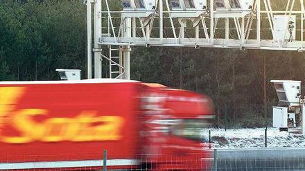 Das kostet was. Nach dem Vorbild der Autobahnen wurde auch auf einigen Bundesstraßen die Maut eingeführt.