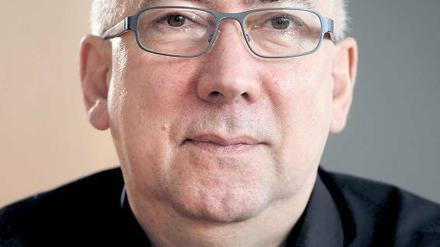  Gerd Billen (57) ist seit 2007 Vorstand des Verbraucherzentrale Bundesverbands. Er gehört zu den Gründern der Verbraucherinitiative und war vor seiner Tätigkeit als oberster Verbraucherschützer 14 Jahre lang Geschäftsführer des Umweltverbands Nabu.