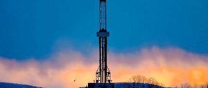 Bohren für die Unabhängkeit. In einigen US-Bundesstaaten wie hier in Pennsylvania ist dank der wirkungsvollen Technik ein wahrer Gas-Boom entstanden. In Deutschland könnte es bald ähnlich aussehen – doch viele fürchten die Umweltgefahren des Verfahrens. Foto: dpa