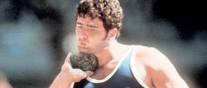 Schwamm oder Leistungssportler? Udo Beyer hat schon vor Jahrzehnten zugegeben, gedopt zu haben – und ist trotzdem stolz auf seinen Olympia-Triumph 1976 in Montreal.