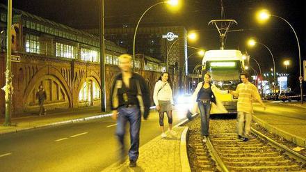Nur nach Hause ... In einer Partynacht kann man vieles falsch machen – am Morgen danach ebenso. Foto: Ullstein