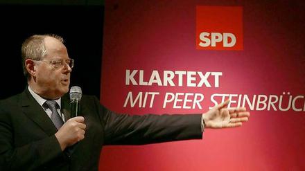Peer Steinbrück spricht.
