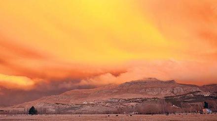 Atem der Erde. Eine Aschewolke legt sich über die Landschaft, ausgestoßen vom Puyehue-Vulkan in Chile. Rings um den Pazifik gab es am Ende der letzten Eiszeit besonders viele Eruptionen. Wissenschaftler vermuten, dass das mit dem erhöhten Meeresspiegel zusammenhing. 