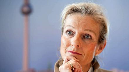 Seit knapp 100 Tagen ist die Augsburgerin nun Wirtschaftssenatorin, sie wurde es auch, weil unbedingt noch eine Frau in den Senat sollte. 