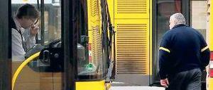 Zum Dienst. Busse – und Bahnen – sollen nicht mehr stehen bleiben. Foto: dpa