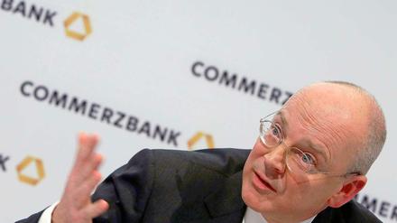 Commerzbank-Vorstandschef Martin Blessing macht wenig Hoffnung auf schnelle Erfolge beim Umbau der Bank-