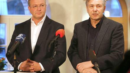 Innensenator Frank Henkel (CDU) neben dem Regierenden Bürgermeister Klaus Wowereit (SPD).