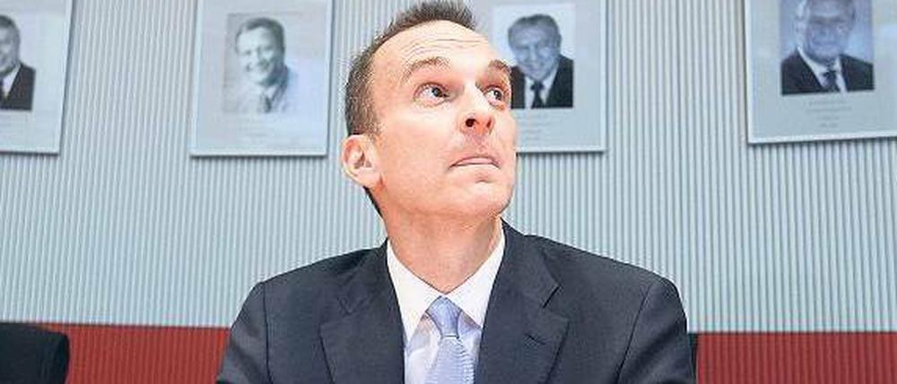 Hoher Besuch im hohen Haus. Travis Tygart, Geschäftsführer der US-Anti-Doping-Agentur, bei der Rede im Sportausschuss.