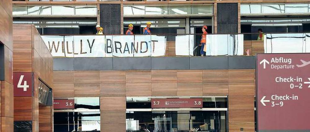 Großer Name, großer Murks. Der neue Flughafen ist nach fünf verschobenen Eröffnungsterminen zur Blamage für Berlin geworden – und zum Fass ohne Boden.