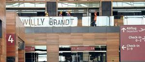 Großer Name, großer Murks. Der neue Flughafen ist nach fünf verschobenen Eröffnungsterminen zur Blamage für Berlin geworden – und zum Fass ohne Boden.