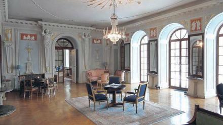 Spiegelsaal. Nahezu unbeschadet konnte einer der zentralen Räume des Schlosses die Zeitläufte überstehen.