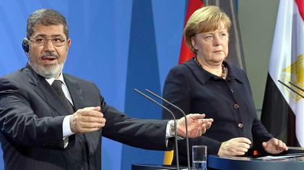 Ägyptens Präsident Mursi in schwierigen innenpolitischen Zeiten zu Besuch in Berlin.