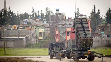 Ein niederländisches Patriot-Flugabwehrsystem in der Türkei an der Grenze zu Syrien.