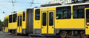 Der Tramfahrer rammte einen Rentner, der offenbar auf den Gleisen gegangen war.