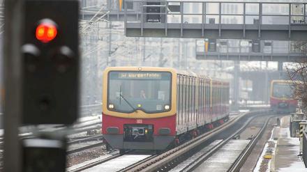 Unregelmäßiger Verkehr auf den Nord-Süd-Linien der S-Bahn