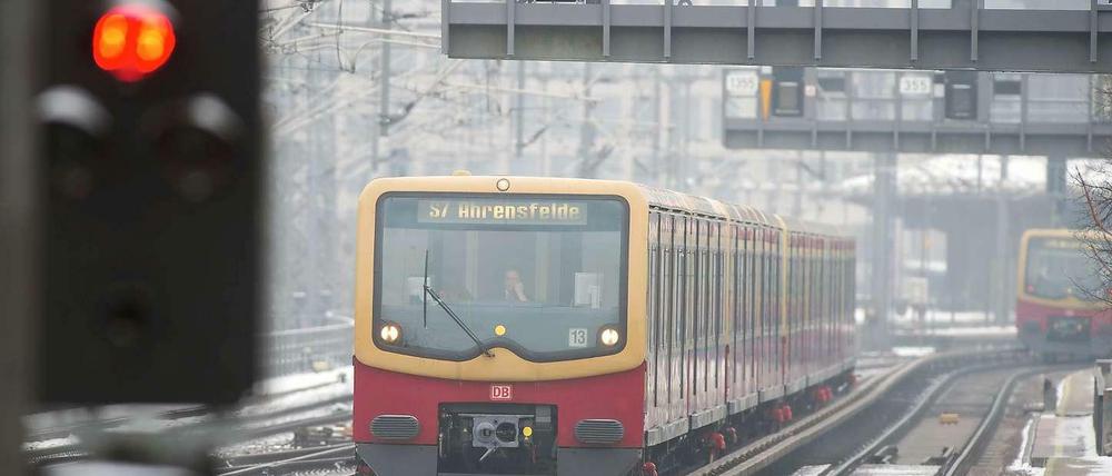 Unregelmäßiger Verkehr auf den Nord-Süd-Linien der S-Bahn