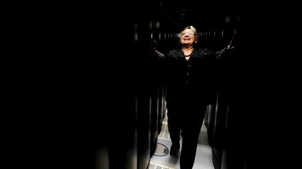 Bildungsministerin Annette Schavan (CDU) im Stuttgarter Supercomputer "Hermit": "Der Schavan-Countdown läuft..."