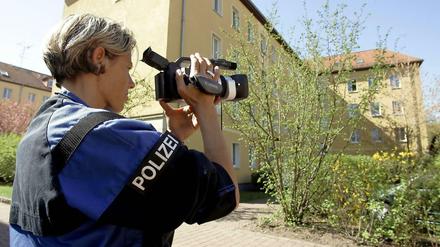 Die Polizei soll bei Demonstrationen filmen dürfen. Unser Autor sieht darin eine Gefahr.