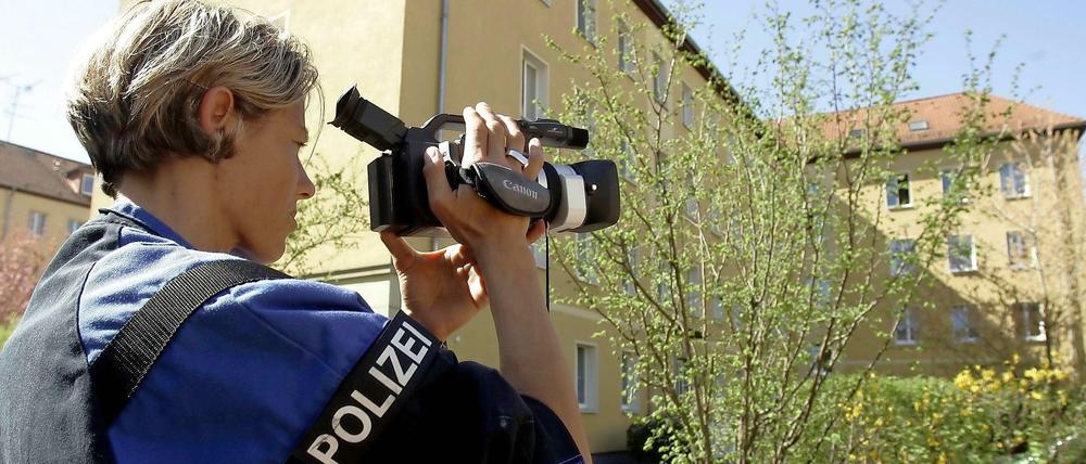 Die Polizei soll bei Demonstrationen filmen dürfen. Unser Autor sieht darin eine Gefahr.