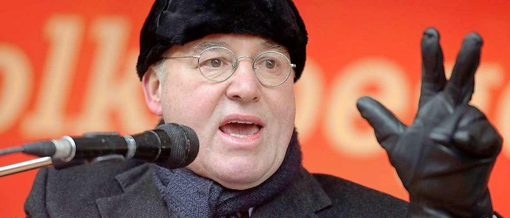 Nein nicht drei, sondern gleich acht Spitzenkandidaten schickt die Linkspartei bei der diesjährigen Bundestagswahl ins Rennen - eine klare Absage gegen eine Solo-Spitzenkandidatur von Gregor Gysi.