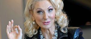 Liebe Seitenspringer. Désirée Nick bessert ihre Einkünfte mit Werbung für ein Online-Dating-Portal auf.