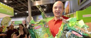 Reißender Absatz: Sven Liebold verkauft auf der Grünen Woche Wurzener Knabbereien.