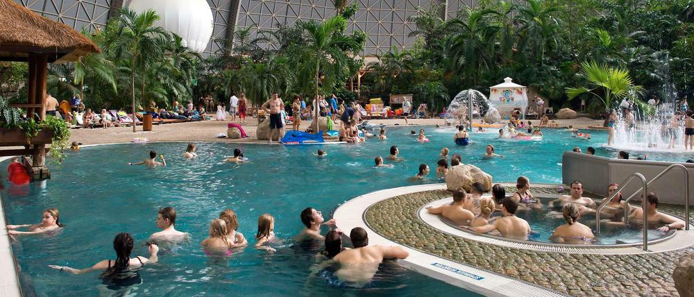 Im Freizeitbad "Tropical Islands" dürfen Schwaben fünf Euro billiger planschen.