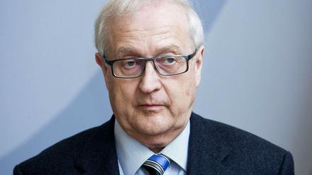 Eine anrüchige Aussage, ein Jahr zurückliegend, lässt FDP-Spitzenkandidat Rainer Brüderle schlecht aus der Wäsche gucken - und löst im Internet eine riesige Sexismus-Debatte aus.