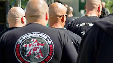 Gerichte müssen sorgfältig prüfen, ob Auflagen gegen Versammlungen von Rechtsextremen gerechtfertigt sind.