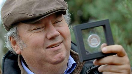 Hohes Tier. Bernhard Blaszkiewitz, Chef von Zoo und Tierpark.