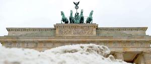 Stadt im Schnee: Der Niederschlag sorgt für Probleme.