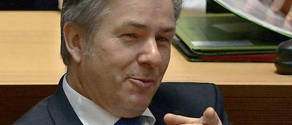Klaus Wowereit bekommt Rückhalt vom Verband der Bauindustrie.