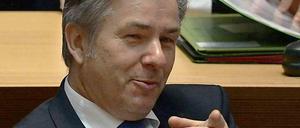 Klaus Wowereit bekommt Rückhalt vom Verband der Bauindustrie.