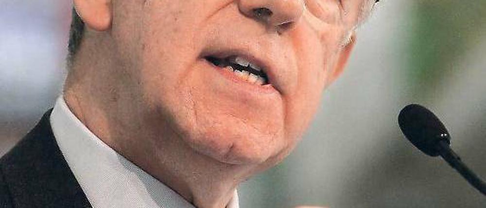 Wir der alte Premier auch der neue? Italiens Medien spekulieren, Monti könnte im Februar als inoffizieller Kandidat eines Zentrumsbündnisses antreten. Foto: Donato Fasano/AFP