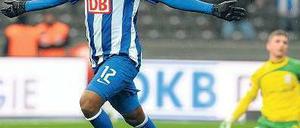 Der Mann, der immer trifft. Ronny schoss Hertha mit seinem neunten Saisontor zumindest für zwei Tage an die Tabellenspitze. Foto: dpa