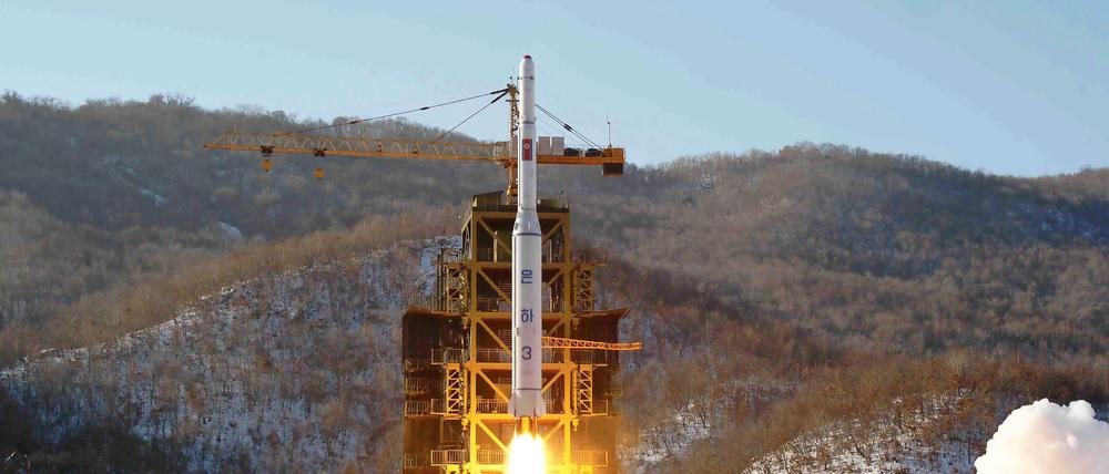 Diese Rakete schickte Nordkorea am Mittwoch ins All. Nun analysierten Wissenschaftler aus Südkorea und den USA Trümmerteile.